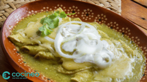 enchiladas suizas con chile poblano y tomate